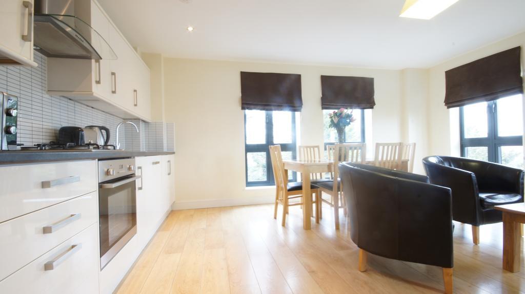 Lodge Drive Serviced Apartments Enfield Eksteriør billede